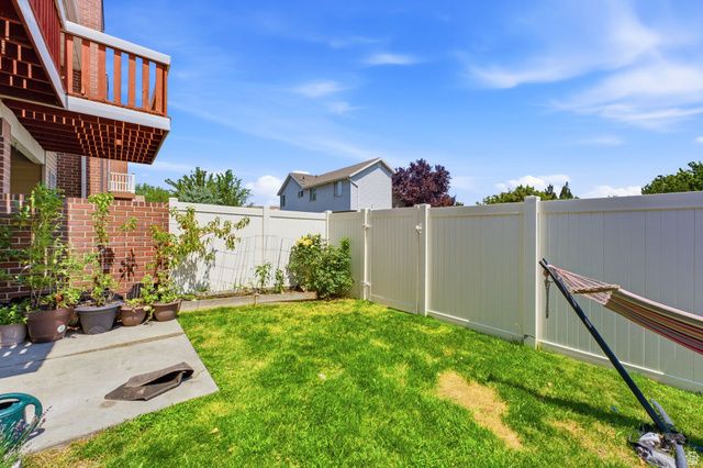 5049 S SCARSDALE CT, Taylorsville, UT 84129