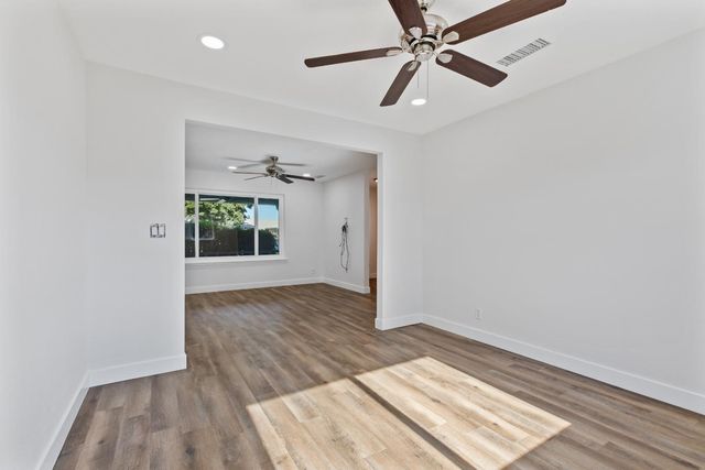 612 Robert Ave, Ripon, CA 95366