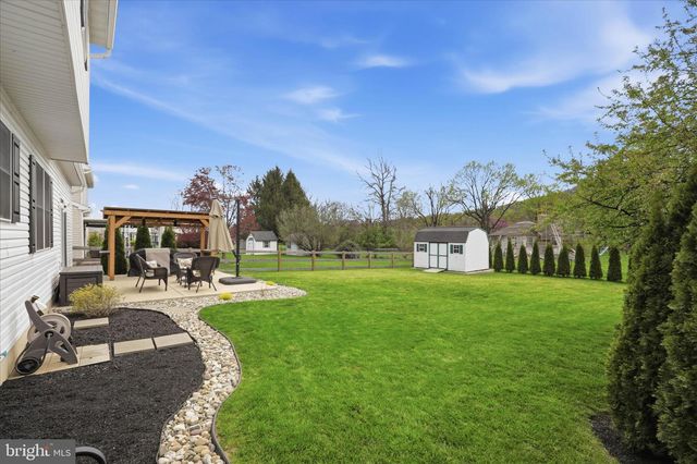 3 SHARON LN, Wernersville, PA 19565