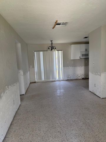 430 42ND AVENUE NE, St Petersburg, FL 33703