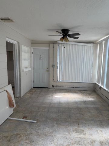 430 42ND AVENUE NE, St Petersburg, FL 33703