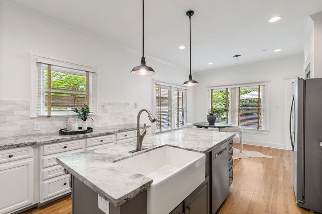 307 E 8th Street, Houston, TX 77007