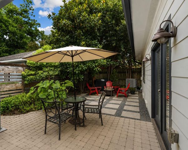 307 E 8th Street, Houston, TX 77007