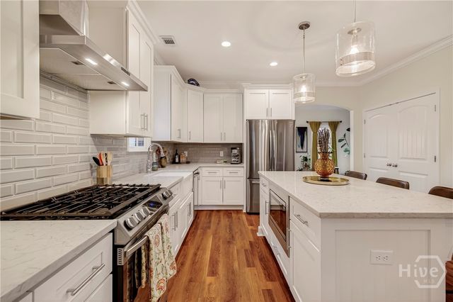 501 E 34th Street, Savannah, GA 31401