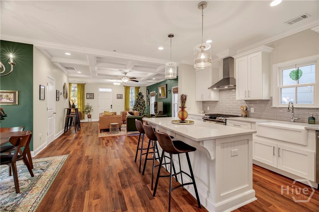 Image 13 of property listing at 501 E 34th Street, Savannah, GA 31401