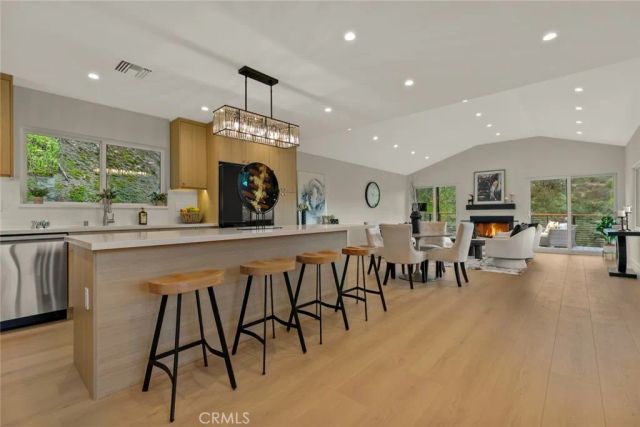 981 Glen Oaks, Pasadena, CA 91105