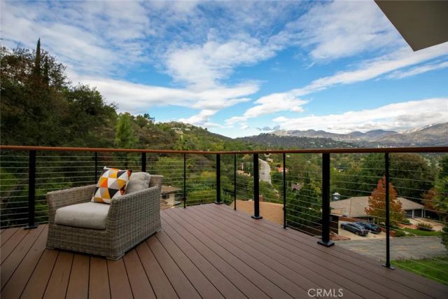 981 Glen Oaks, Pasadena, CA 91105