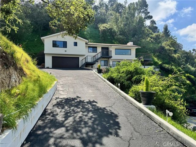 981 Glen Oaks, Pasadena, CA 91105