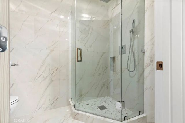 981 Glen Oaks, Pasadena, CA 91105