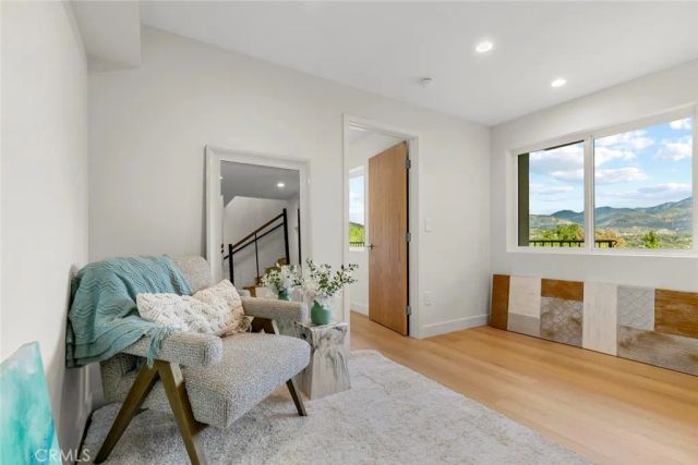 981 Glen Oaks, Pasadena, CA 91105