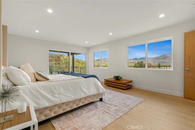 981 Glen Oaks, Pasadena, CA 91105