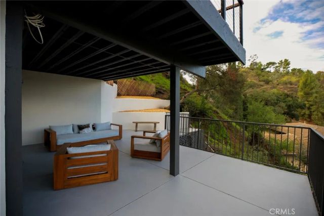 981 Glen Oaks, Pasadena, CA 91105