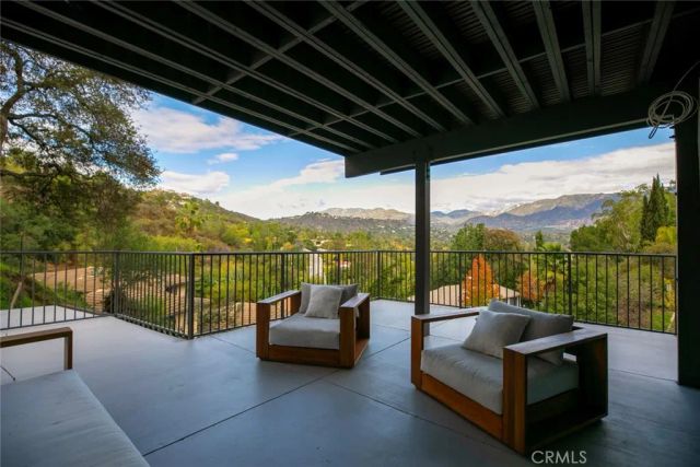 981 Glen Oaks, Pasadena, CA 91105