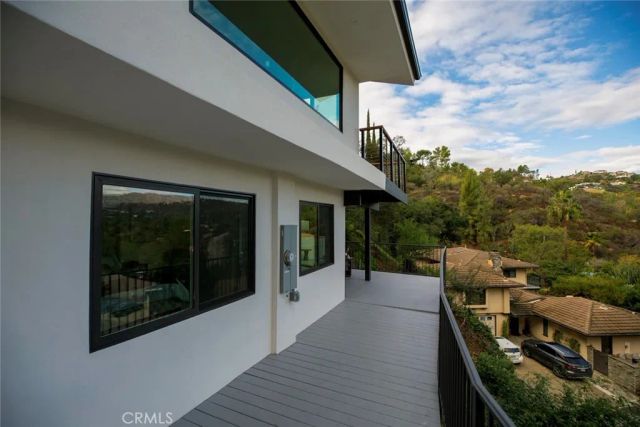 981 Glen Oaks, Pasadena, CA 91105