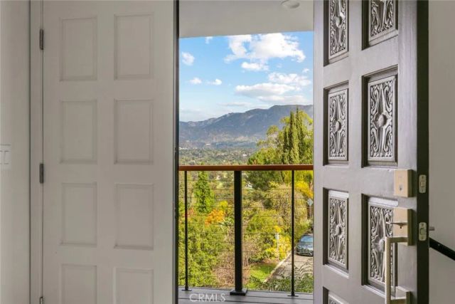 981 Glen Oaks, Pasadena, CA 91105