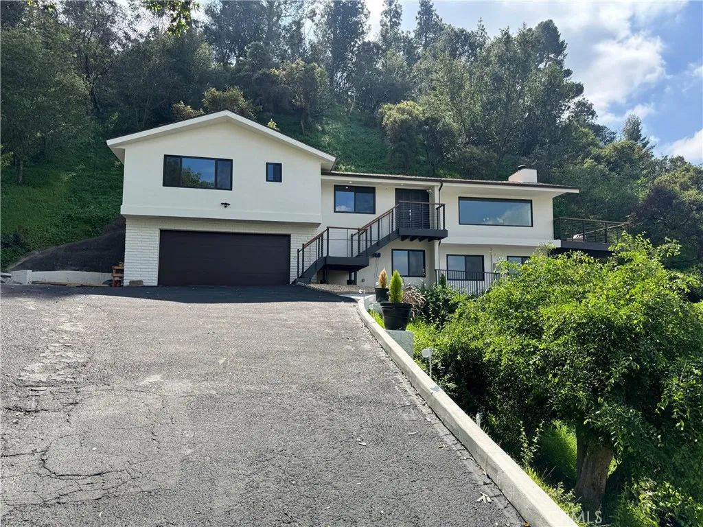 981 Glen Oaks, Pasadena, CA 91105