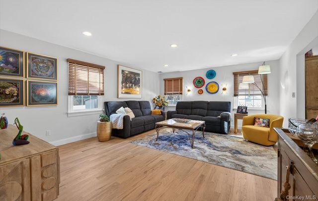 2 Mountain Avenue, Bayville, NY 11709