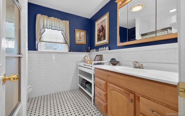 2 Mountain Avenue, Bayville, NY 11709