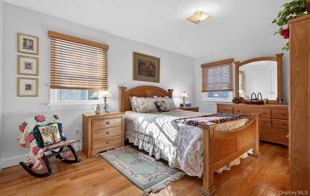 2 Mountain Avenue, Bayville, NY 11709