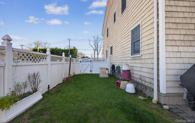 2 Mountain Avenue, Bayville, NY 11709