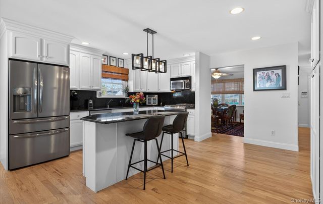 2 Mountain Avenue, Bayville, NY 11709