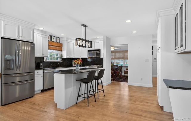 2 Mountain Avenue, Bayville, NY 11709