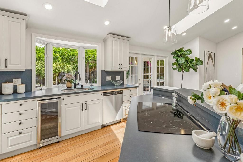 Image 10 of property listing at 747 Alvina Court, Los Altos, CA 94024