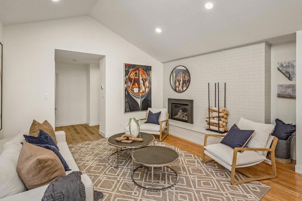 Image 12 of property listing at 747 Alvina Court, Los Altos, CA 94024