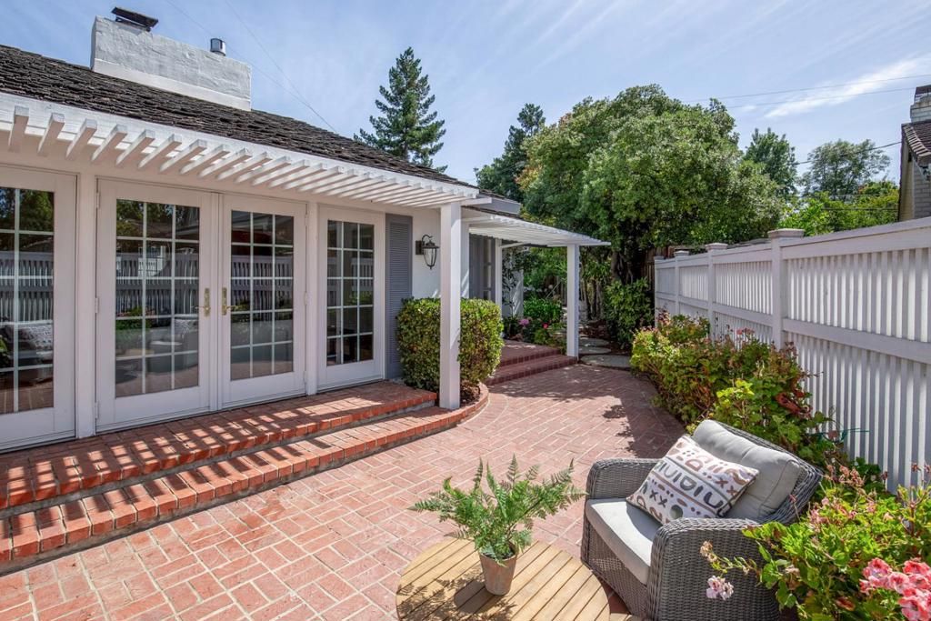 Image 2 of property listing at 747 Alvina Court, Los Altos, CA 94024