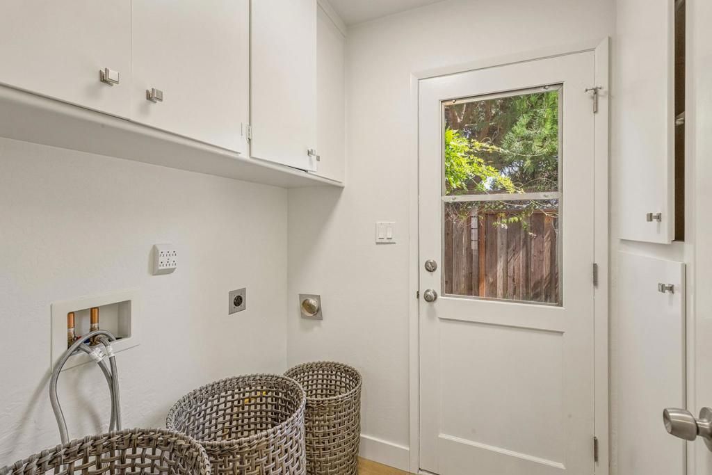 Image 24 of property listing at 747 Alvina Court, Los Altos, CA 94024