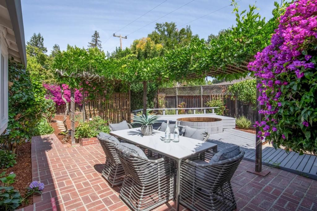 Image 25 of property listing at 747 Alvina Court, Los Altos, CA 94024