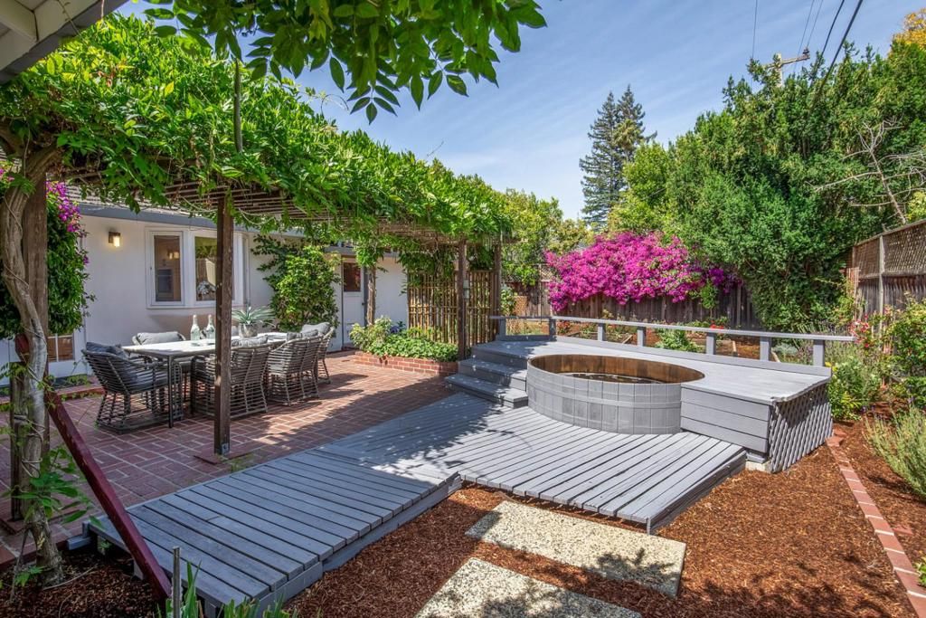 Image 26 of property listing at 747 Alvina Court, Los Altos, CA 94024