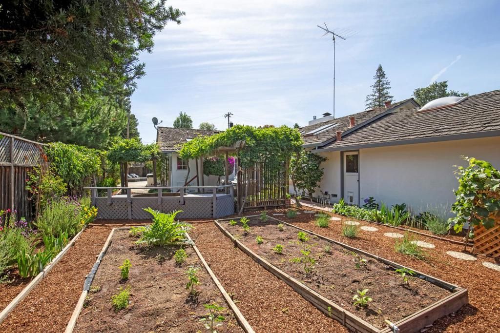 Image 28 of property listing at 747 Alvina Court, Los Altos, CA 94024