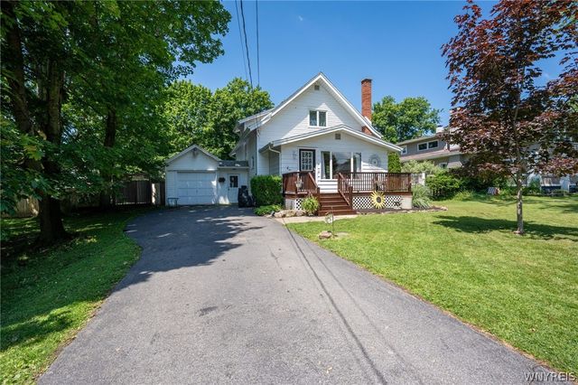 136 South Lincoln Avenue, Orchard Park, NY 14127