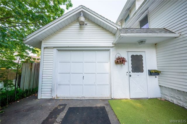 136 South Lincoln Avenue, Orchard Park, NY 14127