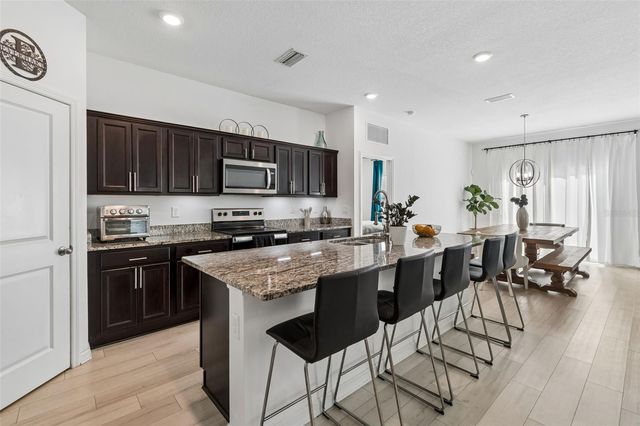 705 GARDEN OAKS SQUARE, Seffner, FL 33584