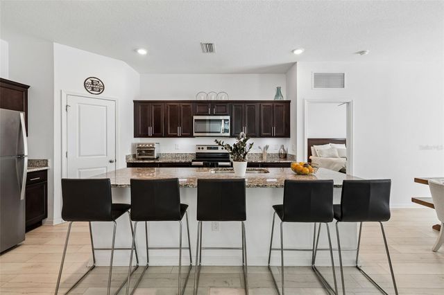 705 GARDEN OAKS SQUARE, Seffner, FL 33584