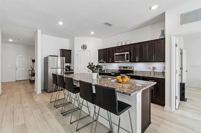 705 GARDEN OAKS SQUARE, Seffner, FL 33584