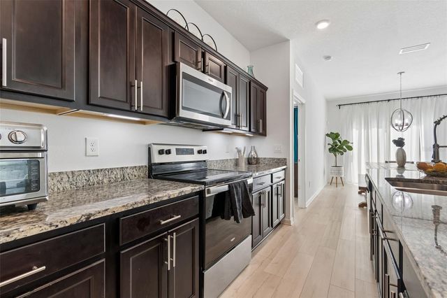 705 GARDEN OAKS SQUARE, Seffner, FL 33584