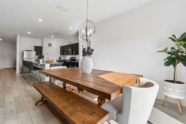 705 GARDEN OAKS SQUARE, Seffner, FL 33584