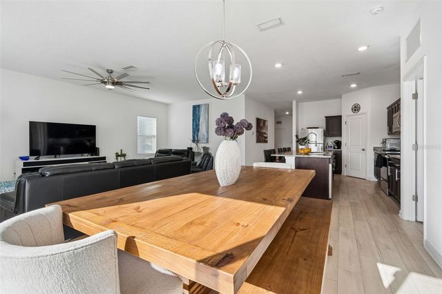 705 GARDEN OAKS SQUARE, Seffner, FL 33584