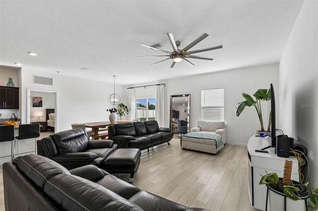 705 GARDEN OAKS SQUARE, Seffner, FL 33584