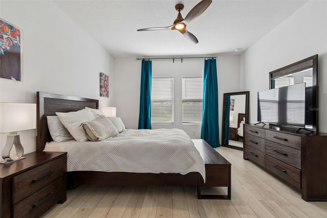 705 GARDEN OAKS SQUARE, Seffner, FL 33584