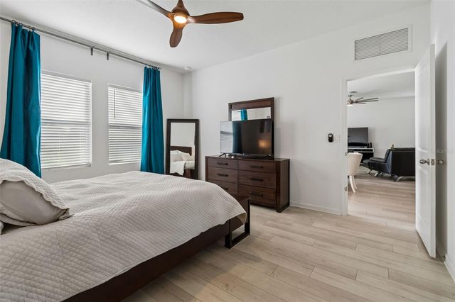 705 GARDEN OAKS SQUARE, Seffner, FL 33584