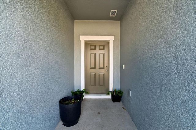 705 GARDEN OAKS SQUARE, Seffner, FL 33584