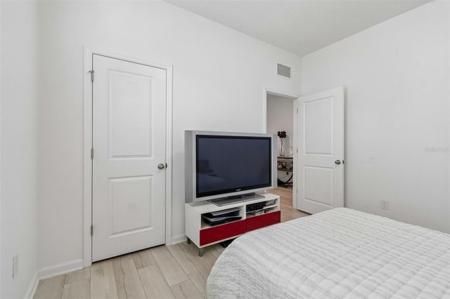 705 GARDEN OAKS SQUARE, Seffner, FL 33584