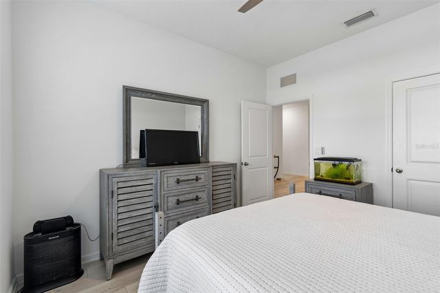 705 GARDEN OAKS SQUARE, Seffner, FL 33584