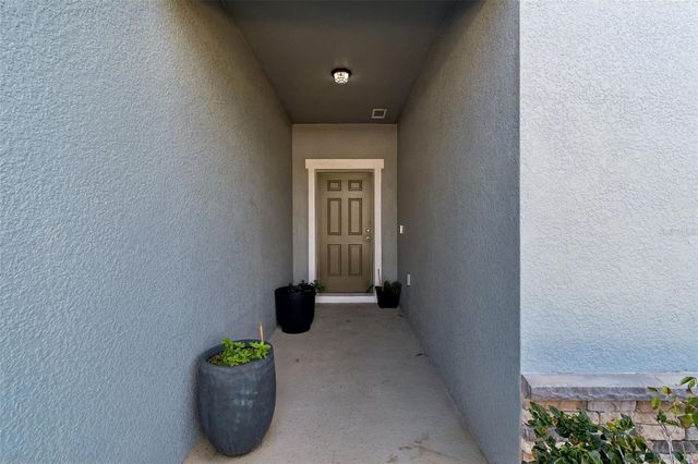 705 GARDEN OAKS SQUARE, Seffner, FL 33584