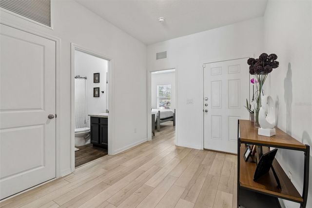 705 GARDEN OAKS SQUARE, Seffner, FL 33584