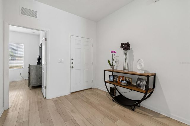 705 GARDEN OAKS SQUARE, Seffner, FL 33584